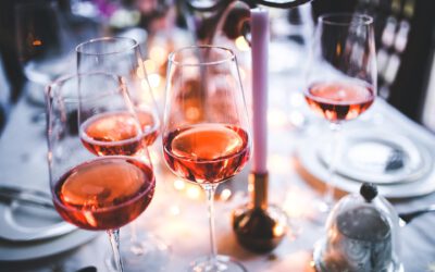 Psst: Geheimtipp für Genießer: „Wine & Dine“, das exklusive Weindinner am 02. November. 4 exzellente Gänge – perfekt begleitet von ausgesuchten Weinen. Tickets jetzt sichern.