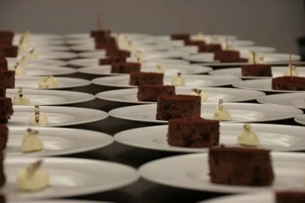 Kaffee und Kuchen für eine Hochzeit auf Schloss Ribbeck